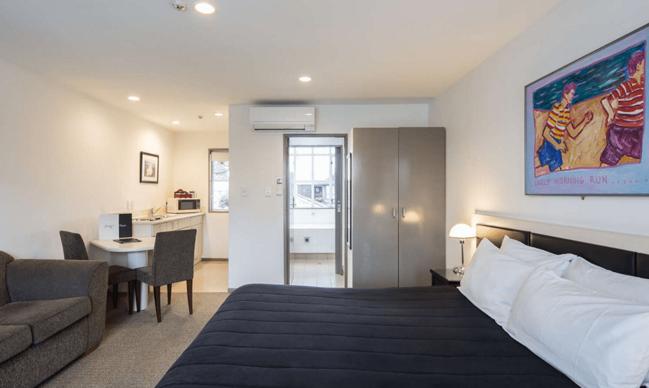 Pavilions Hotel's Room