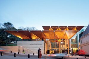 Soak up some culture and art at the Auckland Art Gallery Toi o Tāmaki